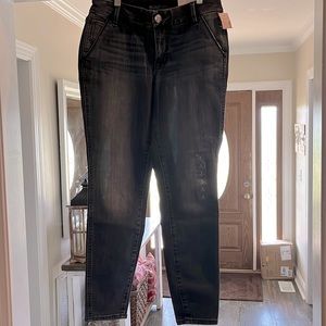 Maurice’s Denim Flex mid rise size 8short jeans